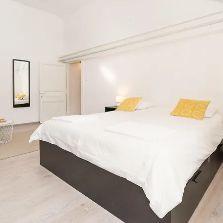 Loft At Republic Square