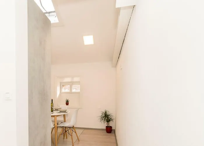 Loft At Republic Square Apartment *