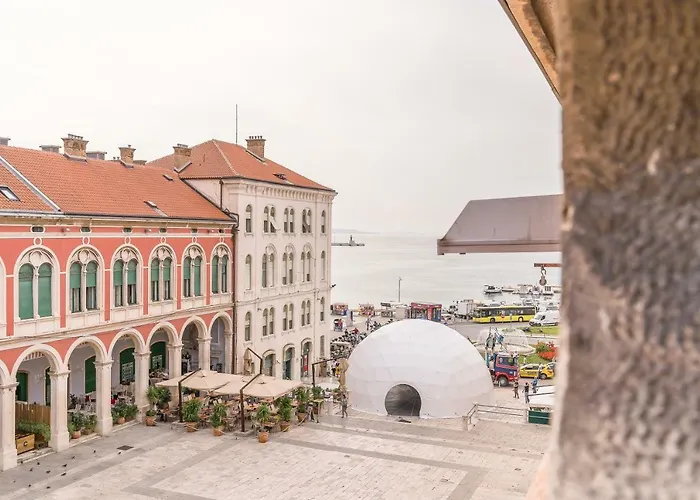 Loft At Republic Square Apartment