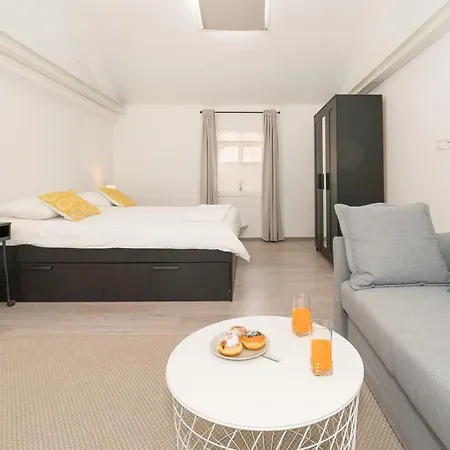Lägenhet Loft At Republic Square Split